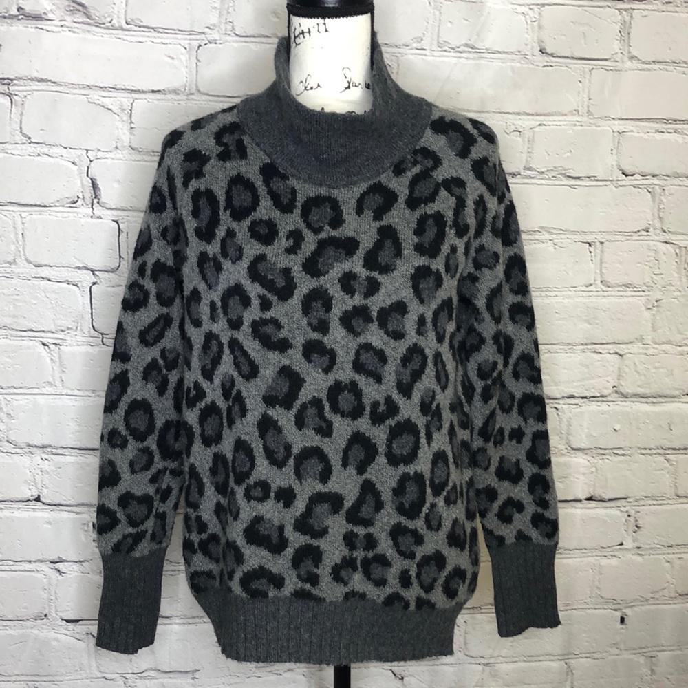 Cynthia Rowley Gray Leopard Print Sweater - small